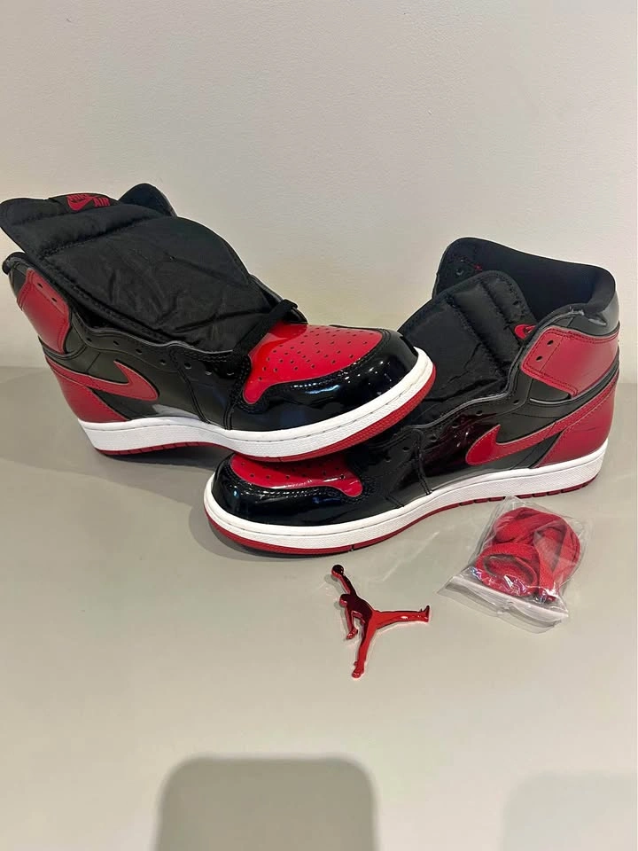 Air Jordan 1 Retro High OG Patent Bred Size 10.5