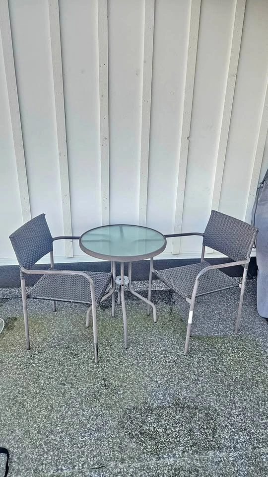 MOVING SALE 2 chair bistro patio set