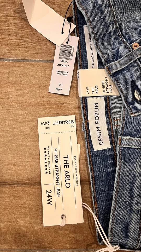 Aritzia Hi-Rise Straight Jean - photo 3