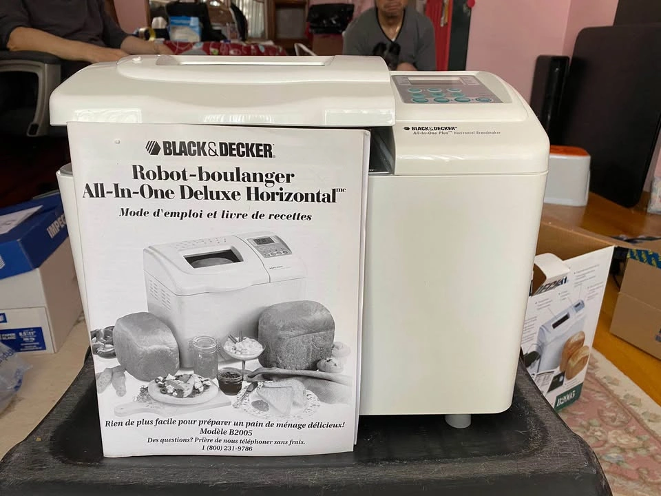 Black & Decker Bread Maker B2005 – Like New w/ Box - photo 3