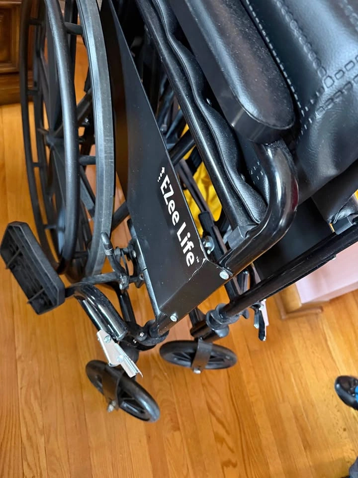 Like New Foldable Chair