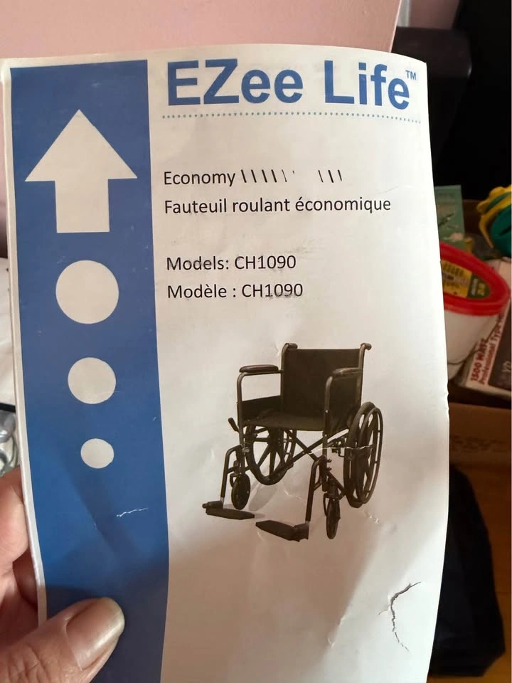 Like New Foldable Chair - photo 2