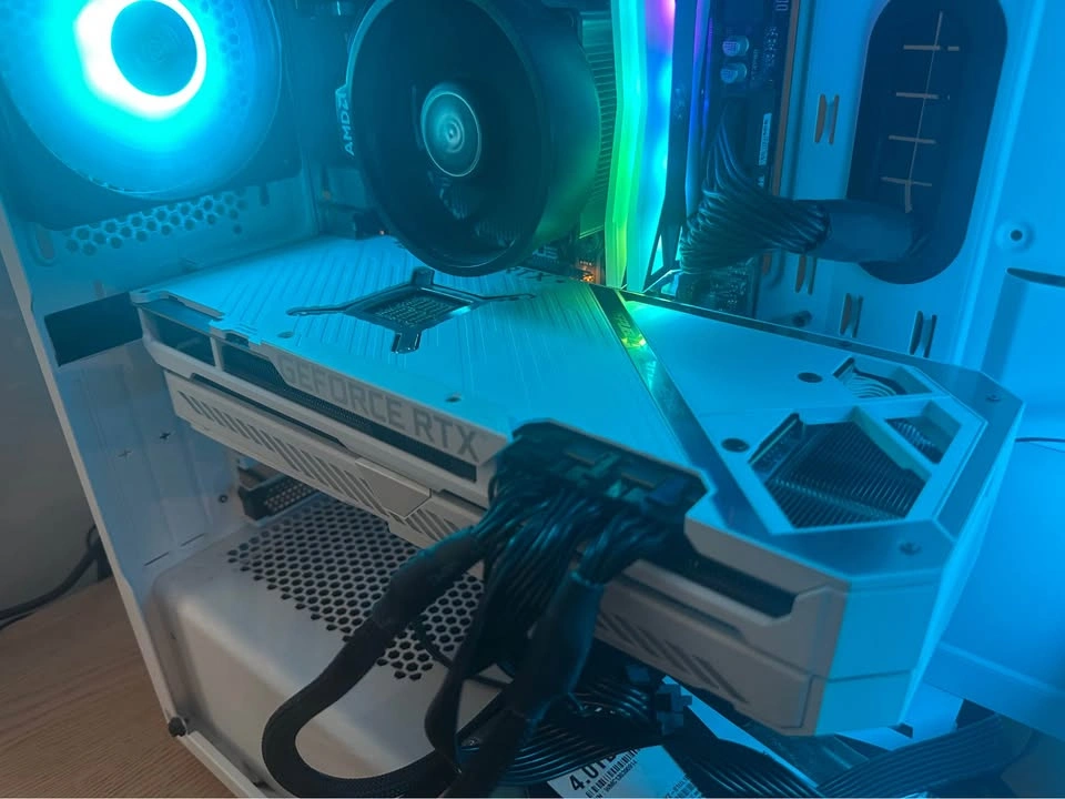 ASUS ROG Strix RTX 3080 10GB White V2 - photo 4