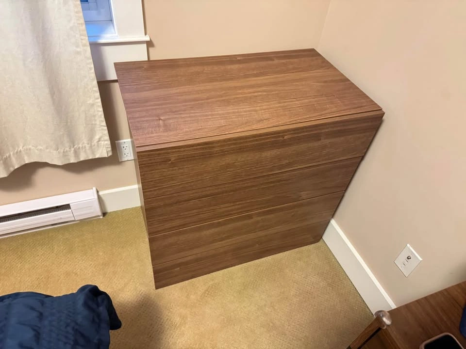 Modern Queen 3-Piece Bedroom Set - Excellent Condition - photo 5