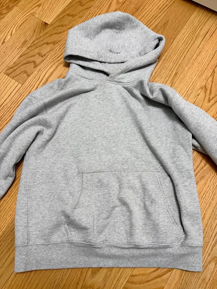Aritizia Hoodie Small
