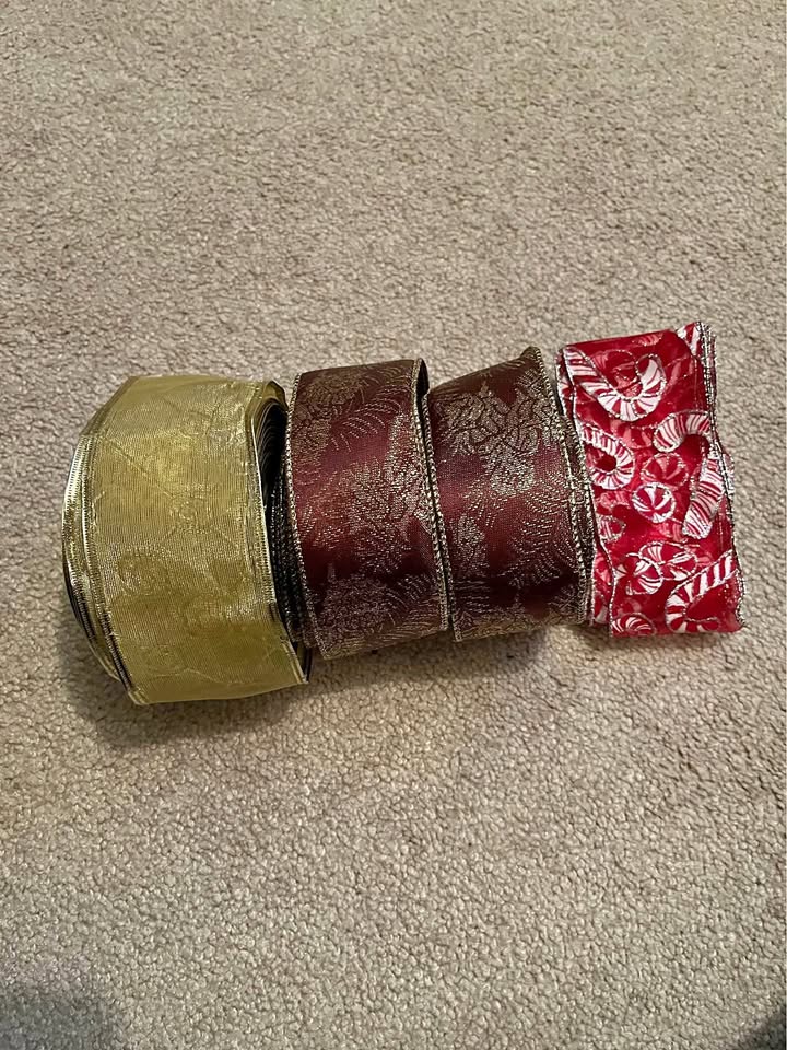 Wired Christmas ribbon