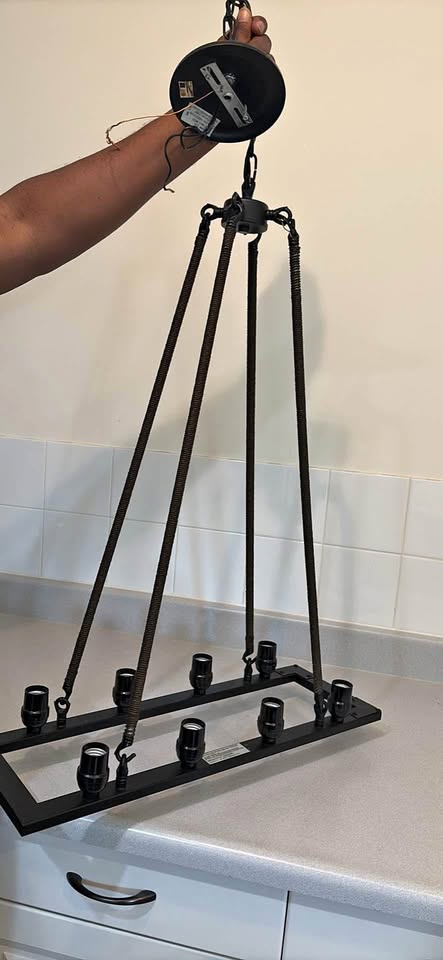 8 light chandelier