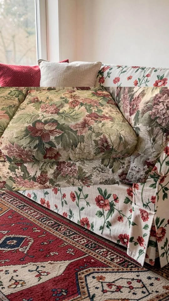 🛋️ For Sale: Charming Floral Love-seat! 🛋️ - photo 3