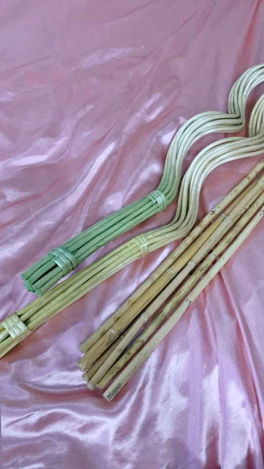 Bamboo pieces for home decor and crafts. 🌿