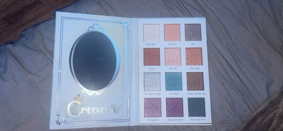 Disney Princess Cinderella Eyeshadow Palette - photo 2