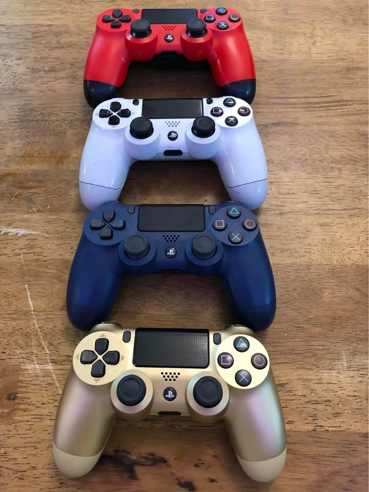 PS4 Controllers V2 - photo 2