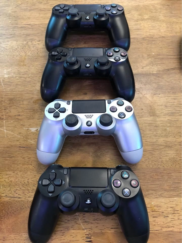 PS4 Controllers V2 - photo 3