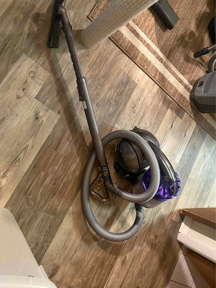 Dyson DC39 Animal Multi Floor Ball Cylinder Vacuum Cleaner