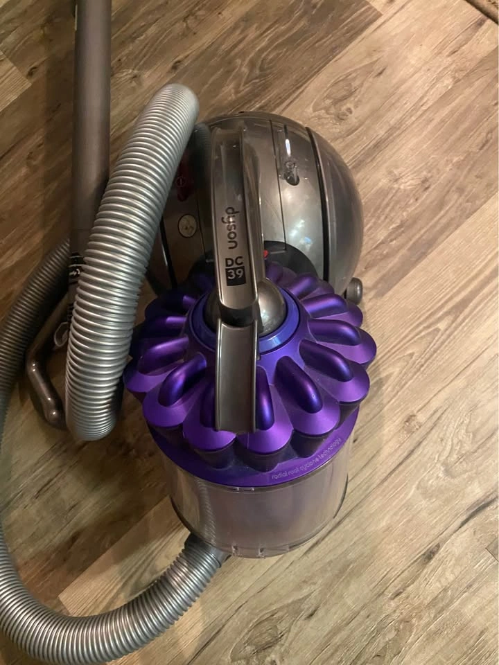 Dyson DC39 Animal Multi Floor Ball Cylinder Vacuum Cleaner - photo 2