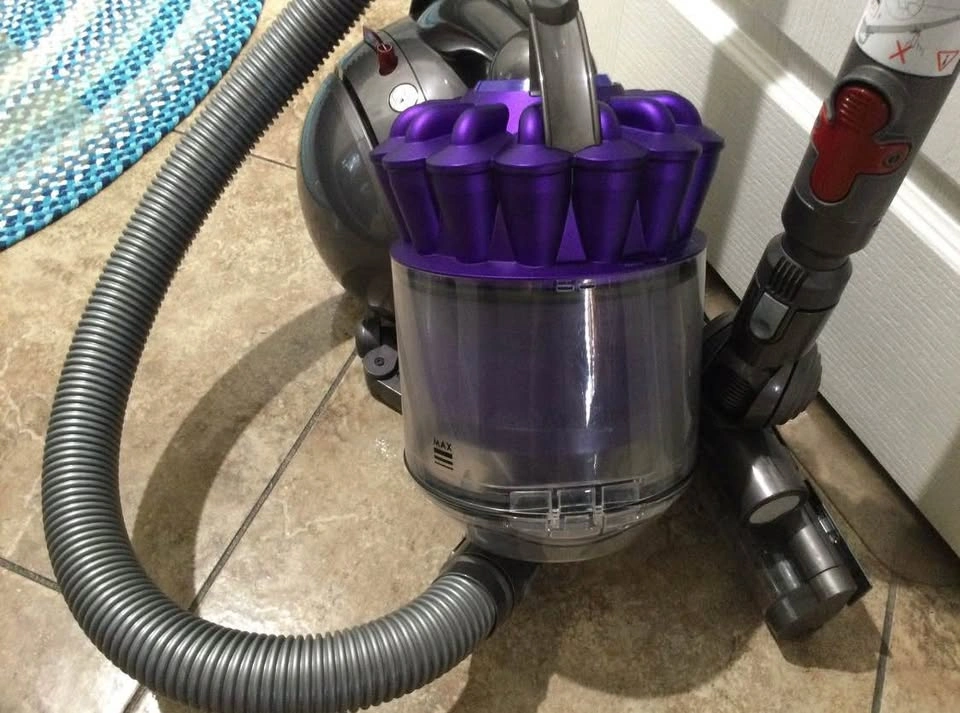 Dyson DC39 Animal Multi Floor Ball Cylinder Vacuum Cleaner - photo 4