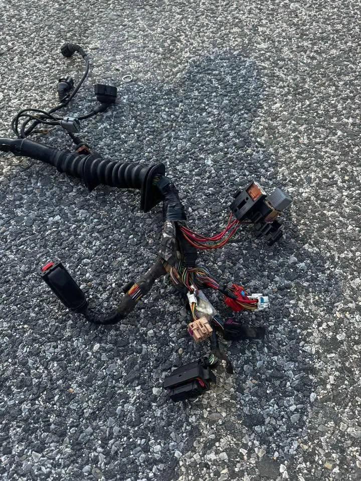 02 Audi Allroad Complete Engine Harness - photo 4