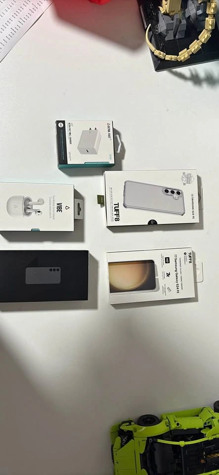 Samsung Galaxy S24 FE 128GB Graphite + Accessories