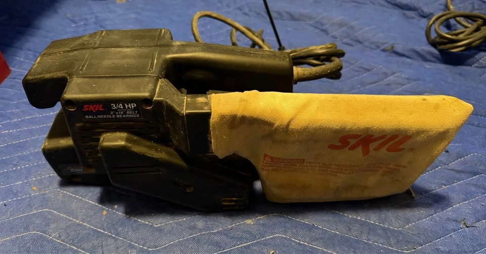 Skil Model 7313 Belt Sander 3/4HP Auto Track 3"x18" - photo 2