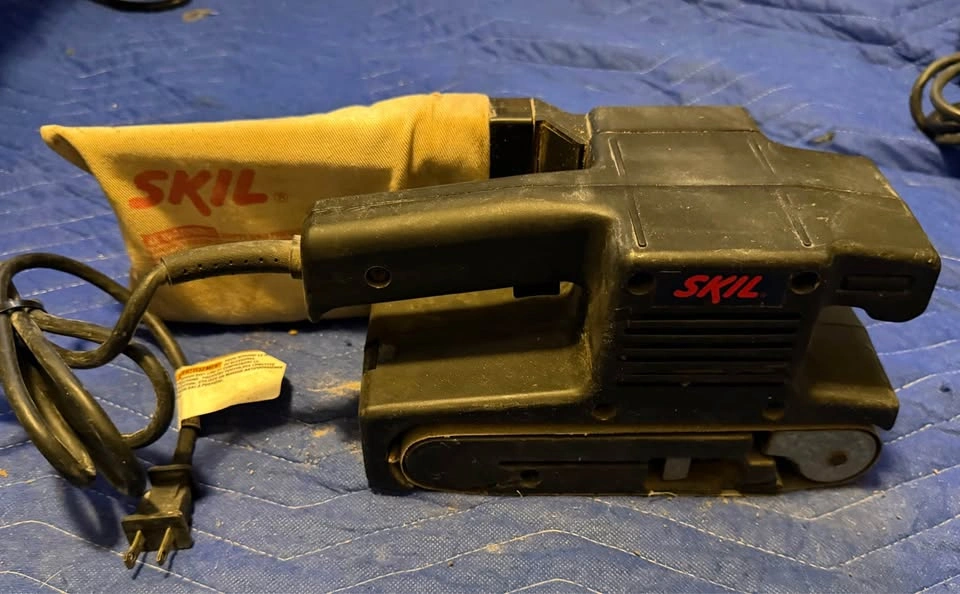 Skil Model 7313 Belt Sander 3/4HP Auto Track 3"x18" - photo 4