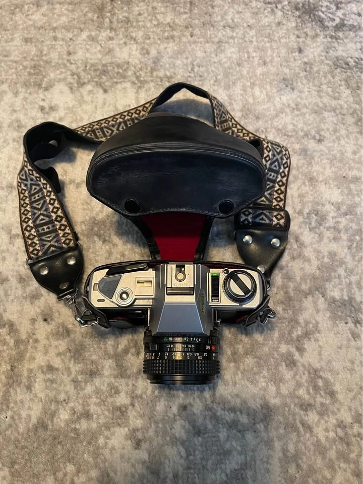 Vintage Minolta X-300 & Sigma Zoom 70-210mm Lens - photo 2