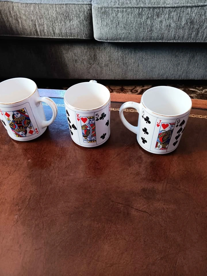Set of Three and Four Mugs with Playing Cards - photo 2