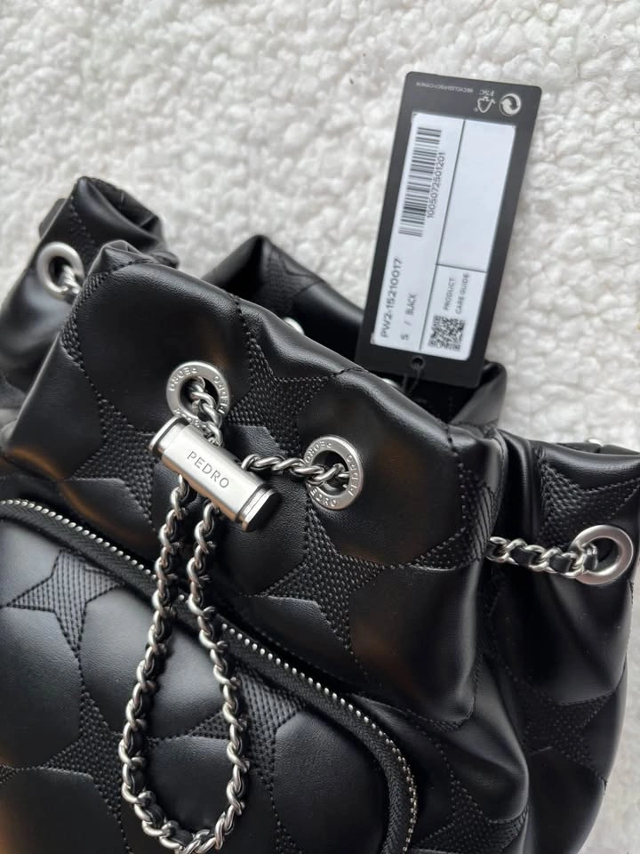 NWT PEDRO Black Quilted Maisie 2-Way Chain Bucket Bag - photo 5