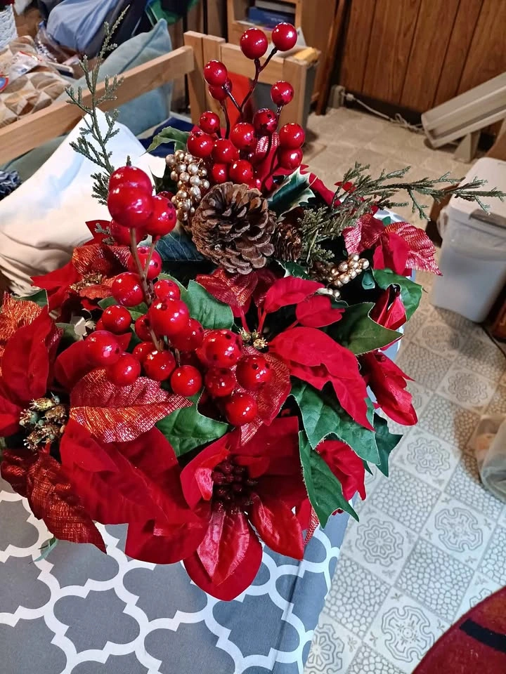 Poinsettia Basket