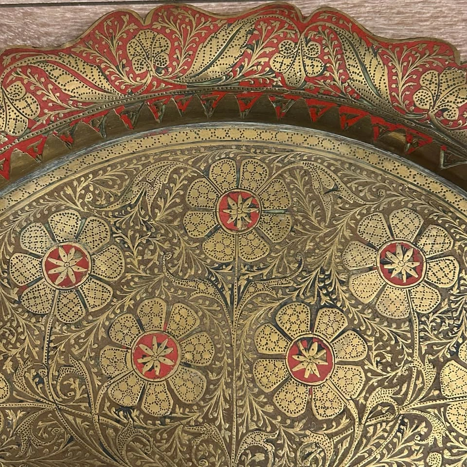 Vintage Hand-Etched Brass Wall Plaque / Tray – Peacock & Floral - photo 3