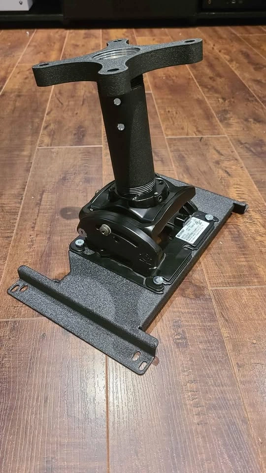 Ceiling mount for projector