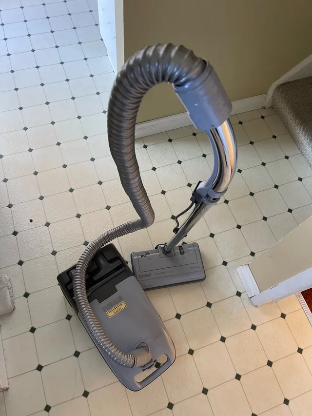 Kenmore Power-Mate Compact Vacuum thumbnail