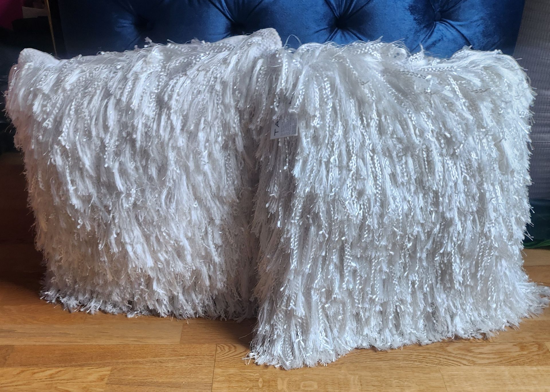 Tahari Decorative Pillows - photo 2
