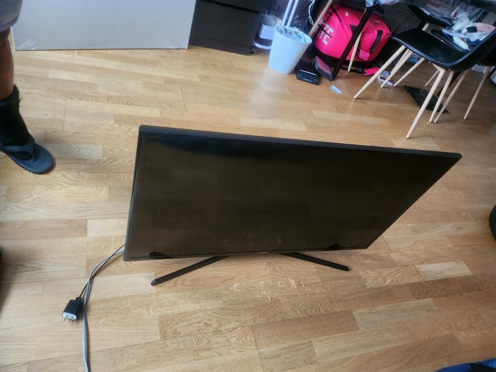 SAMSUNG SMART TV 42" - photo 3