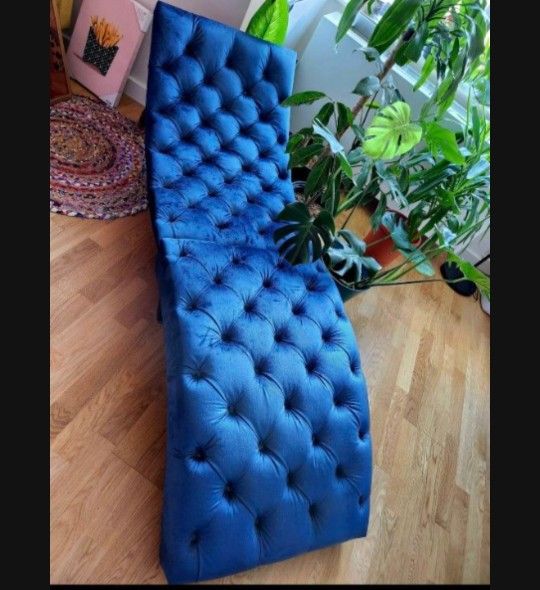 Velvet Curved Chaise Lounge - photo 2