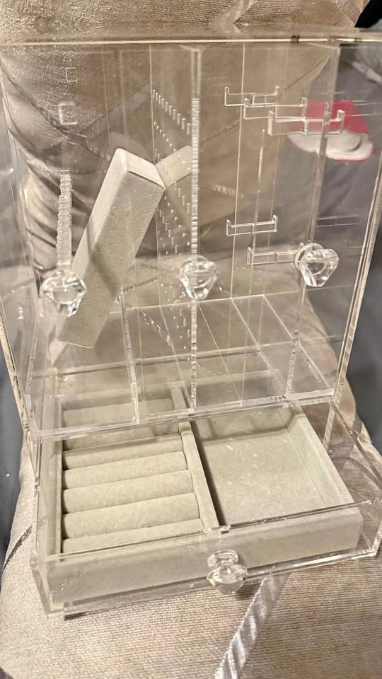 Jewelry organizer