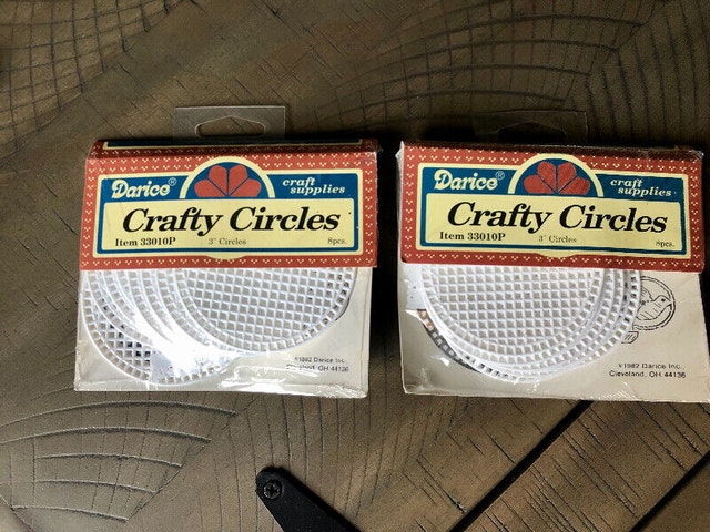 Darice Plastic Needlepoint Circles, 3” (2pkg) Brampton