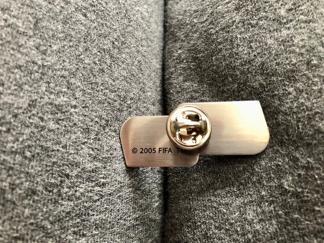 FIFA 2005 Castrol Sponsor Lapel/Hat Pin - photo 2