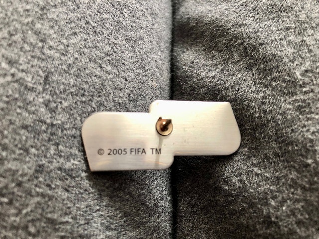 FIFA 2005 Castrol Sponsor Lapel/Hat Pin - photo 3