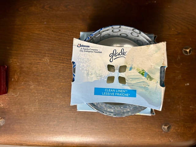 Glade Scented Oil Candle Holder + 11 Refills (Brampton) - photo 3