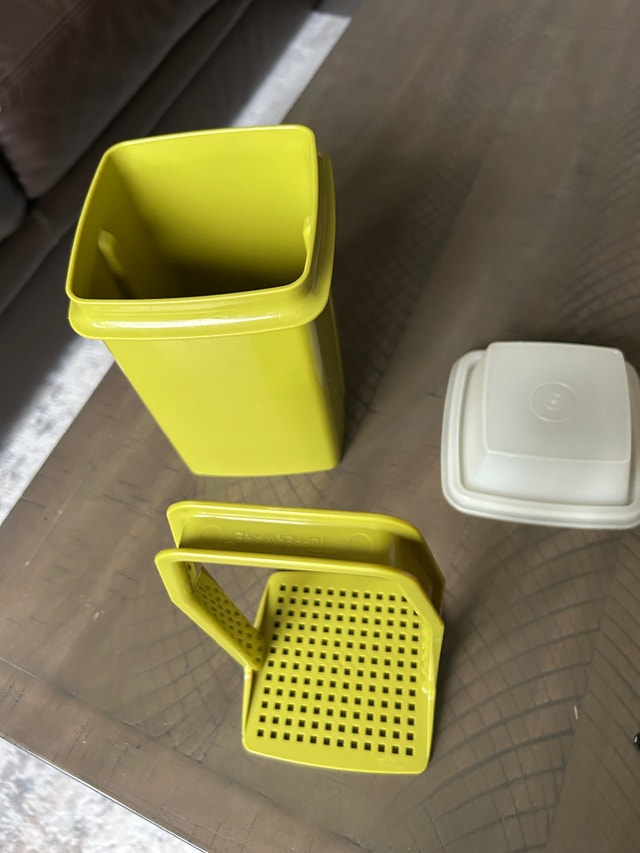 Vintage Tupperware Pick-A-Deli Pickle Keeper (Brampton)