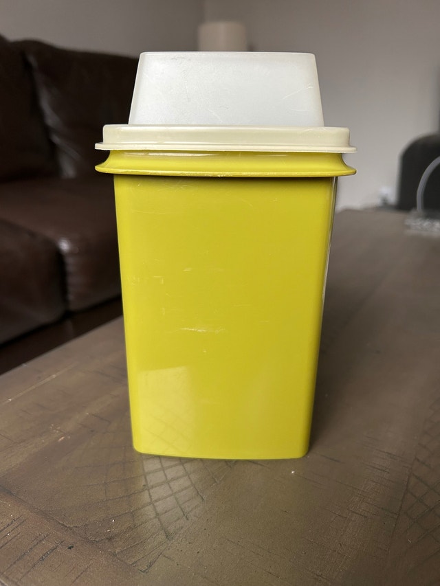 Vintage Tupperware Pick-A-Deli Pickle Keeper (Brampton) - photo 2