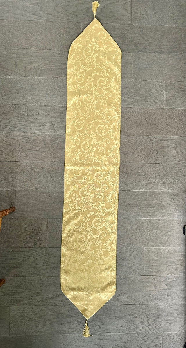Table Runners, Two Styles, $10 each (Brampton) - photo 2