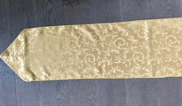 Table Runners, Two Styles, $10 each (Brampton) - photo 3