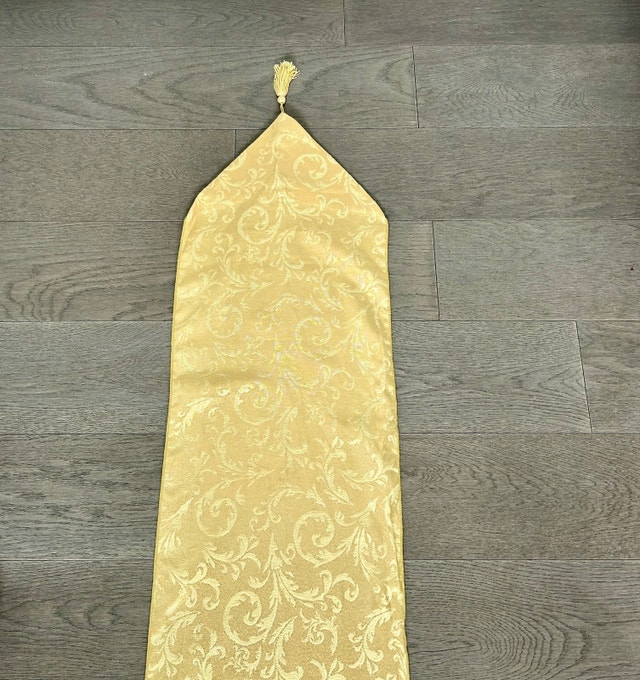 Table Runners, Two Styles, $10 each (Brampton) - photo 5