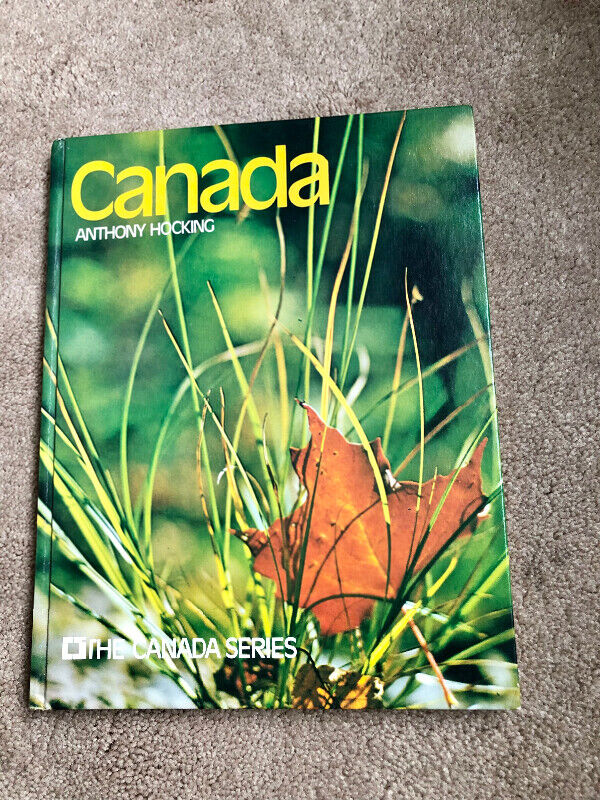 2 Vintage Canada Books, 1979 & 1980 - photo 3