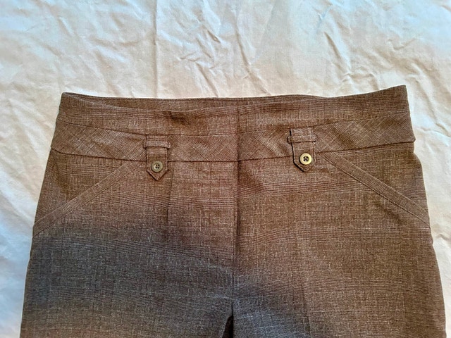 Ladies Pants/Capri, sizes 13-14, lot of 4 (Brampton) - photo 4