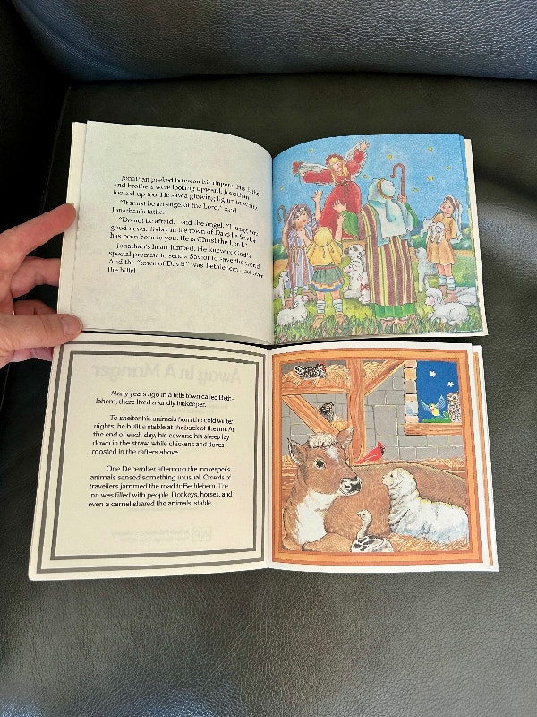 Vintage Christmas Sticker Books, lot of 2, never read (Brampton) - photo 4