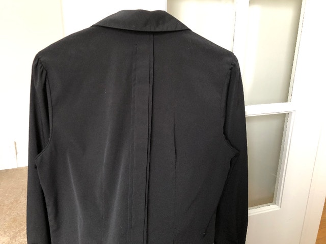 Ladies Ruffled Blouse, size 12 (Brampton) - photo 2