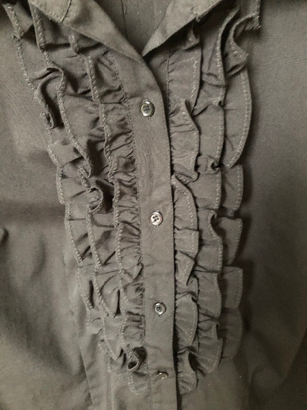 Ladies Ruffled Blouse, size 12 (Brampton) - photo 4