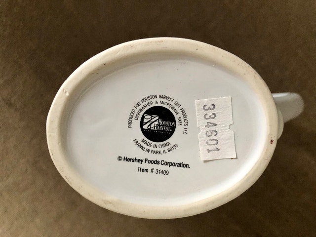 Hershey’s Hugs & Kisses Ceramic Oval Mug (Brampton) - photo 4
