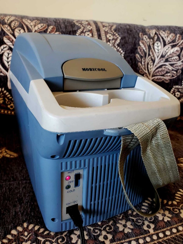Mobicool  12V Cooler and Warmer - photo 2